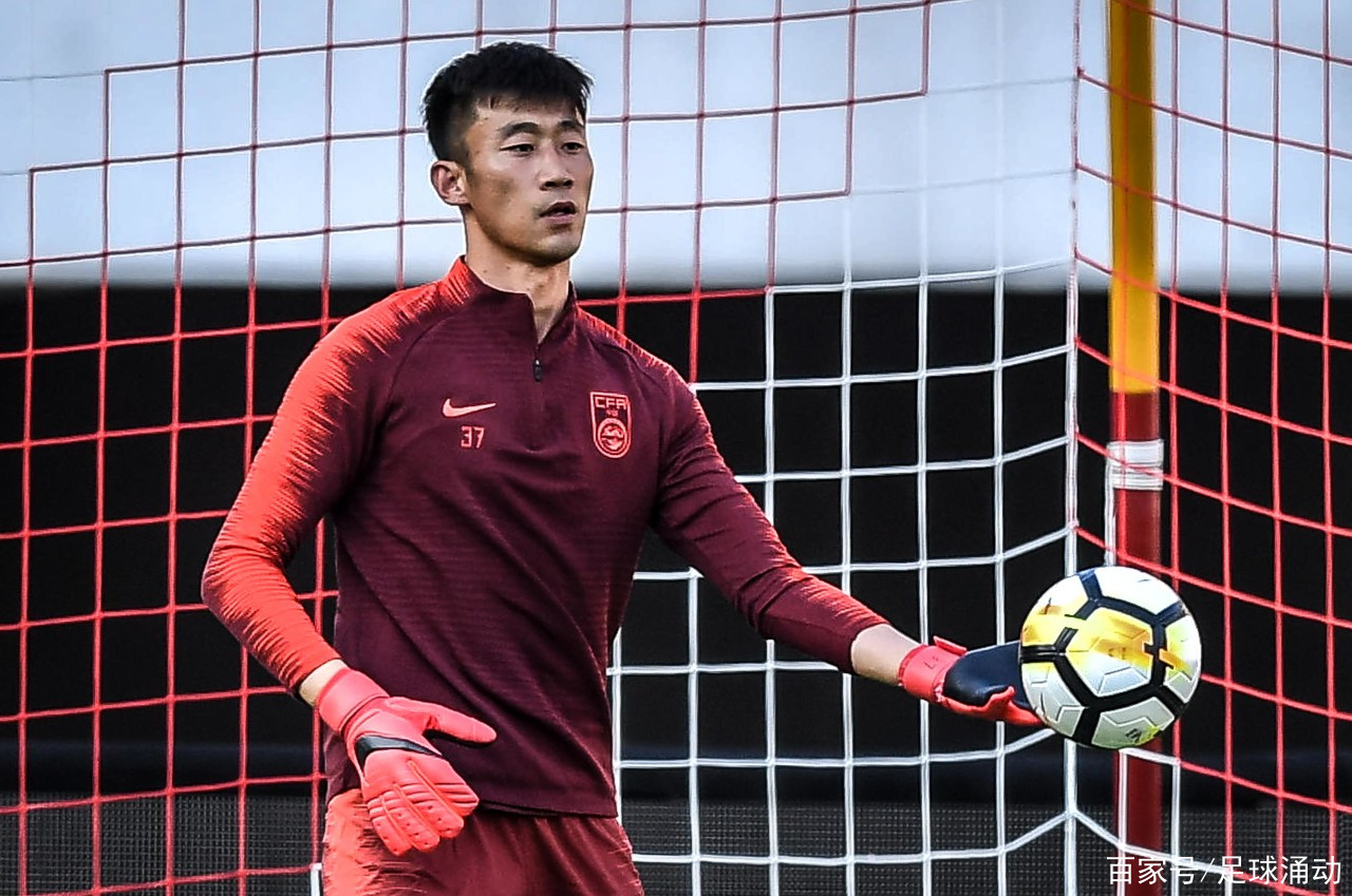 包含足球运动员职业防伤体系不断完善,保障运动员安全的词条 包含足球运动员职业防伤体系不断完善,保障运动员安全的词条