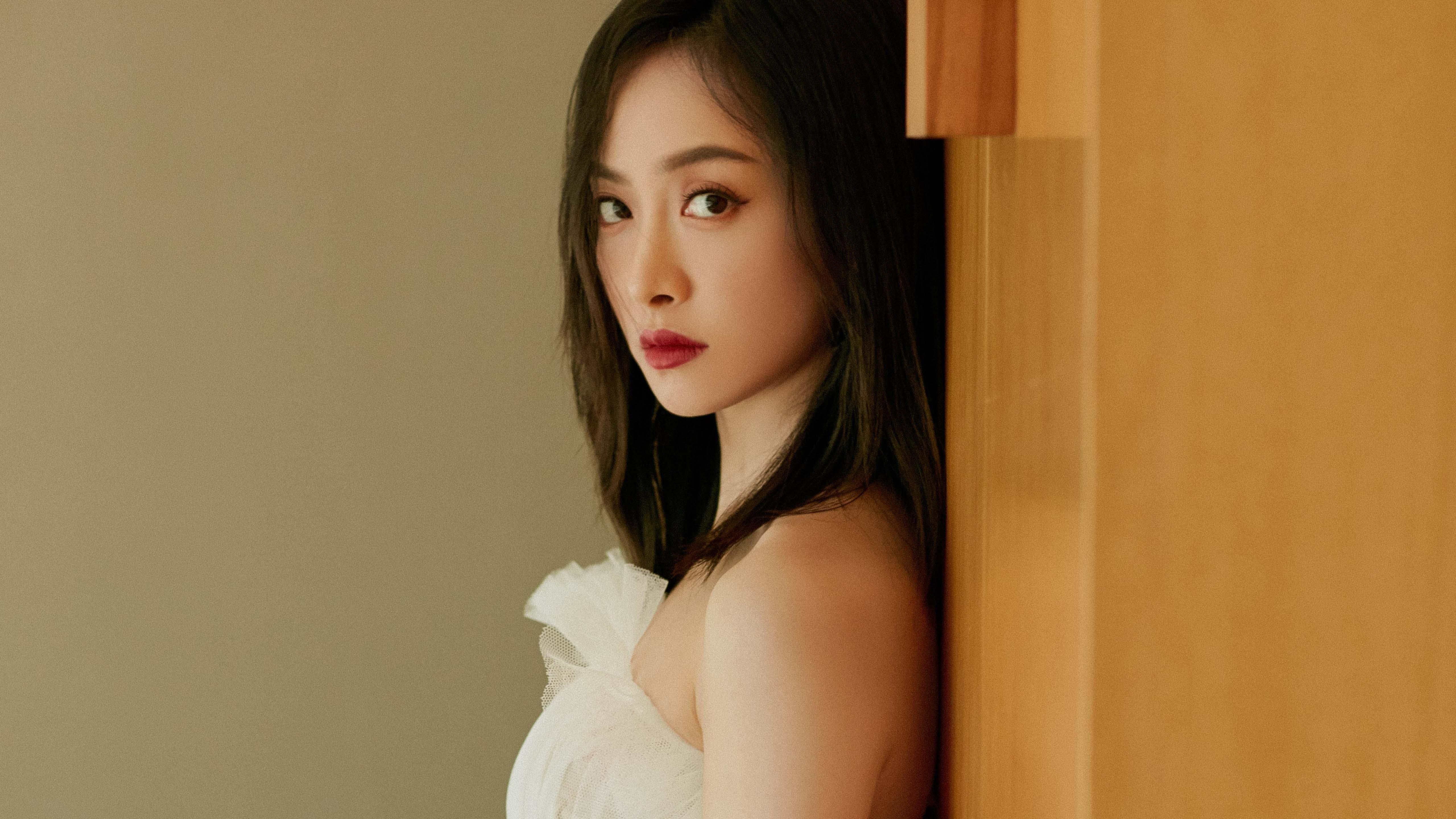 开云官方-激烈较量！两队球员将在赛场上拼尽全力，两名进攻球员面对门将